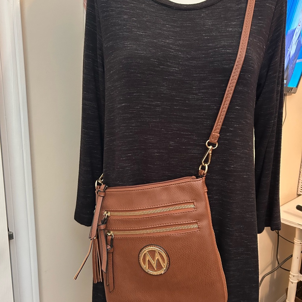 Mia K collection  Tan Gold Crossbody Bag